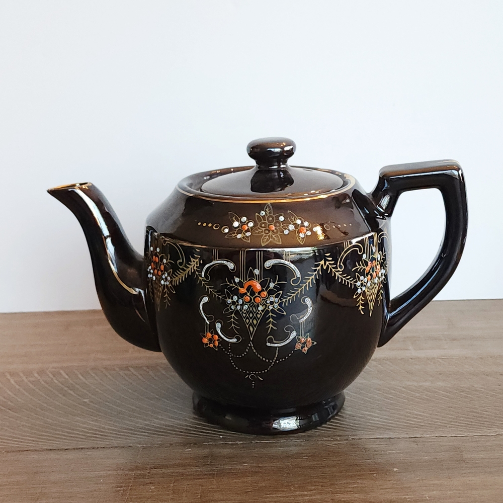 1940s Vintage Japanese Moriage Teapot